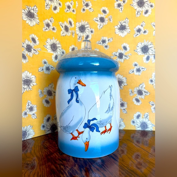 Country Goose farm house cookie pot 💙🦢 - Picture 1 of 5
